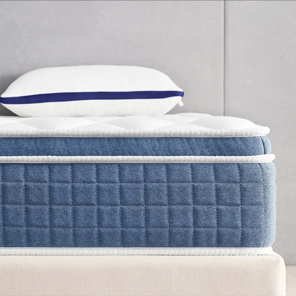 Mattress - Picture 9 of 10